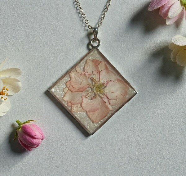 Pendentif « Fleur Rose »