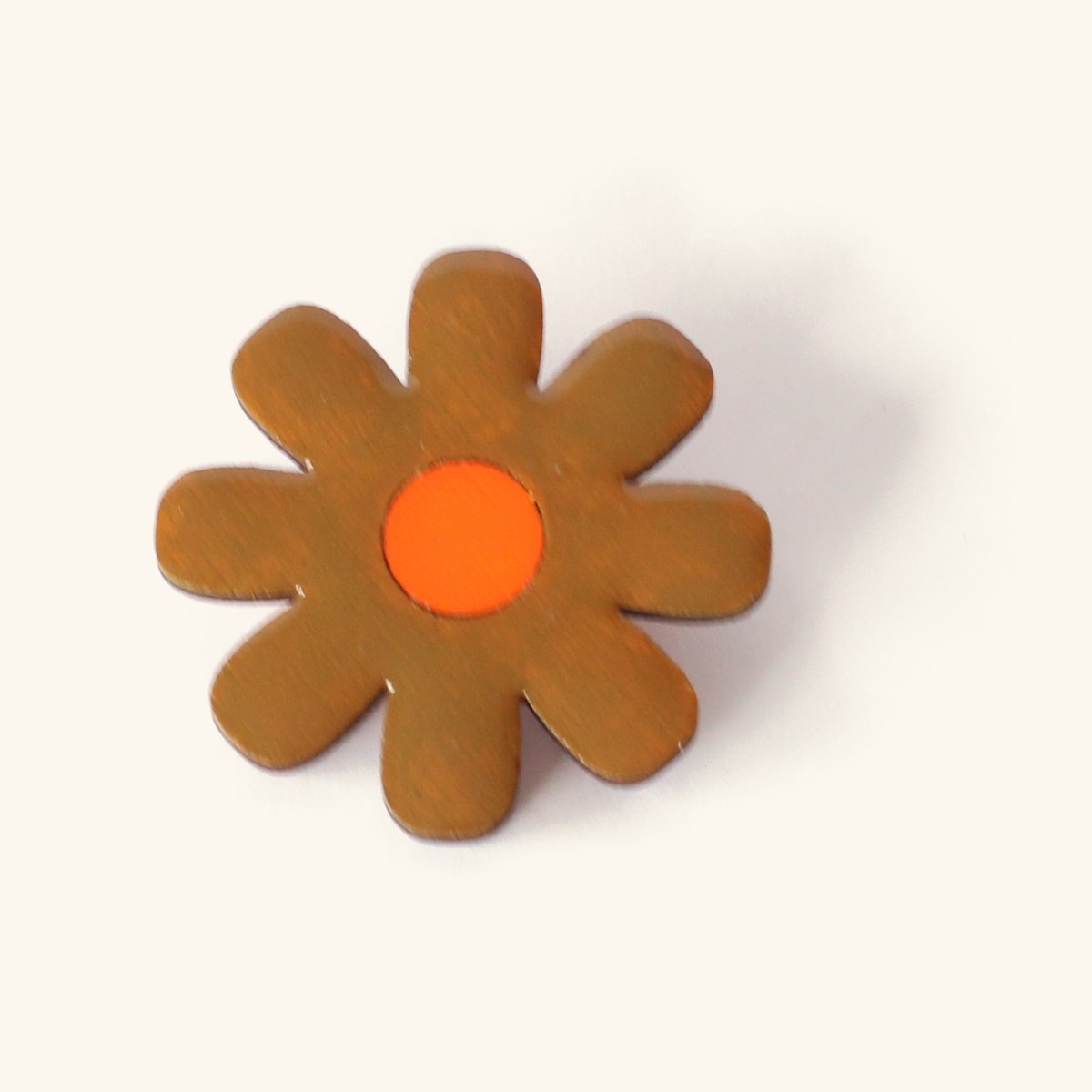 Marinette · Marguerite marron