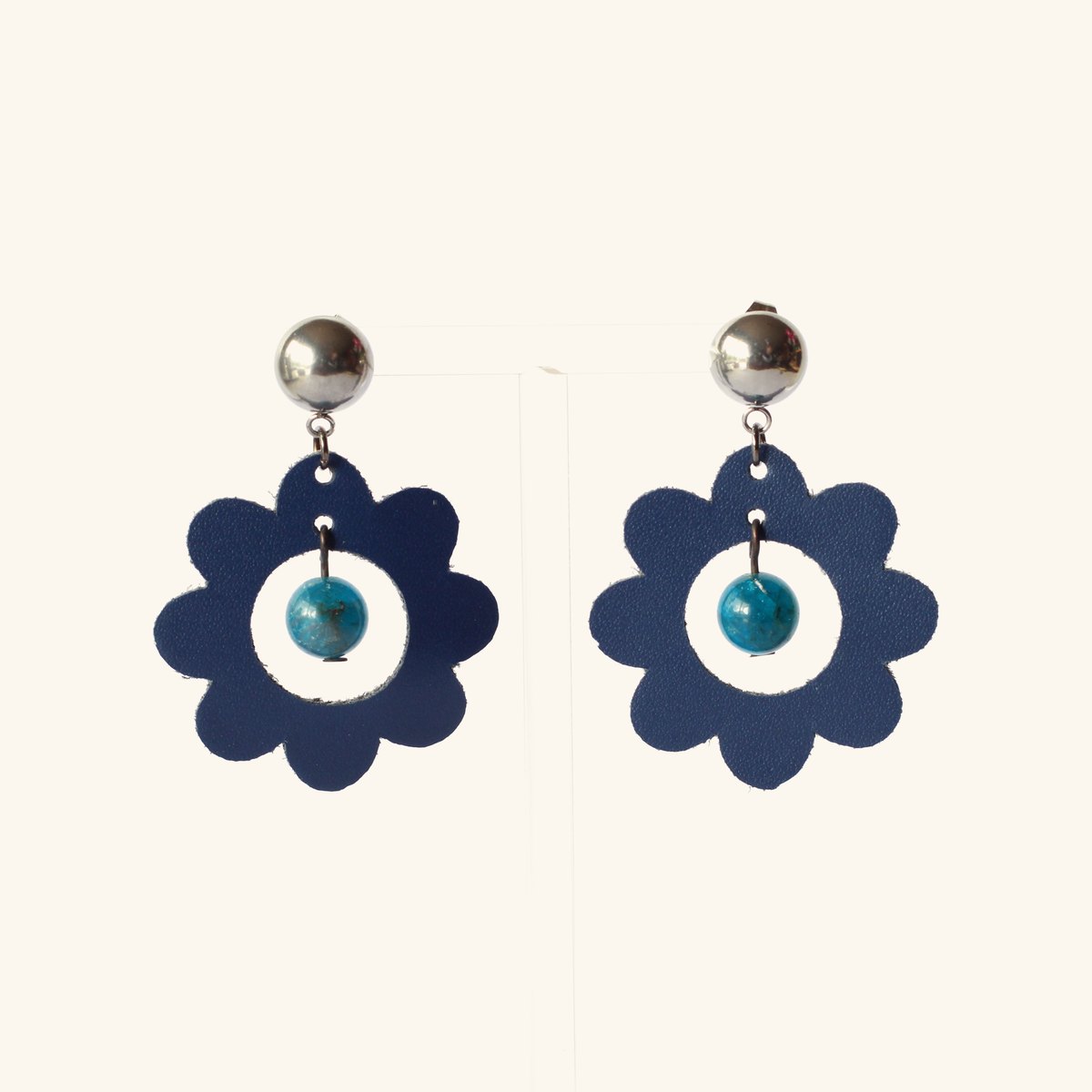Clémence · Fleur bleu marine et apatite