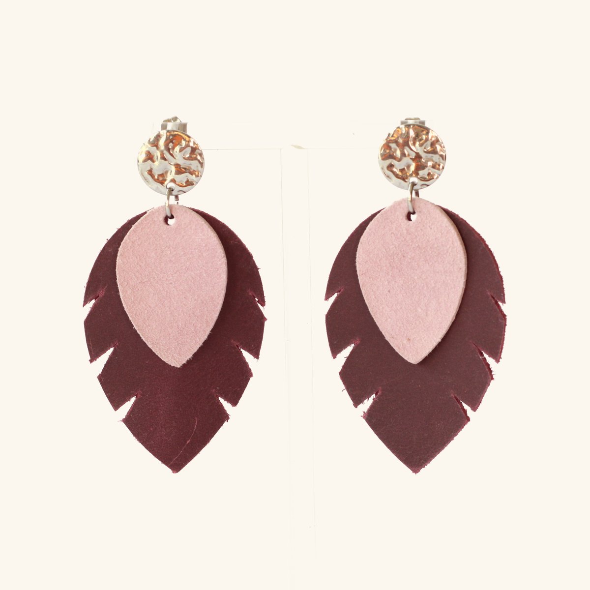 Léontine · Plume bordeaux et rose